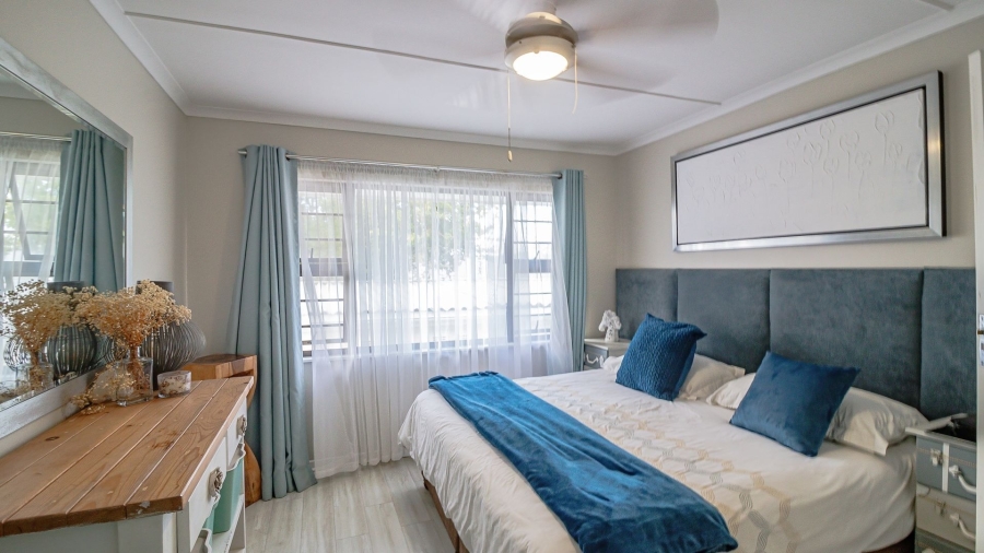 6 Bedroom Property for Sale in Gonubie North Eastern Cape